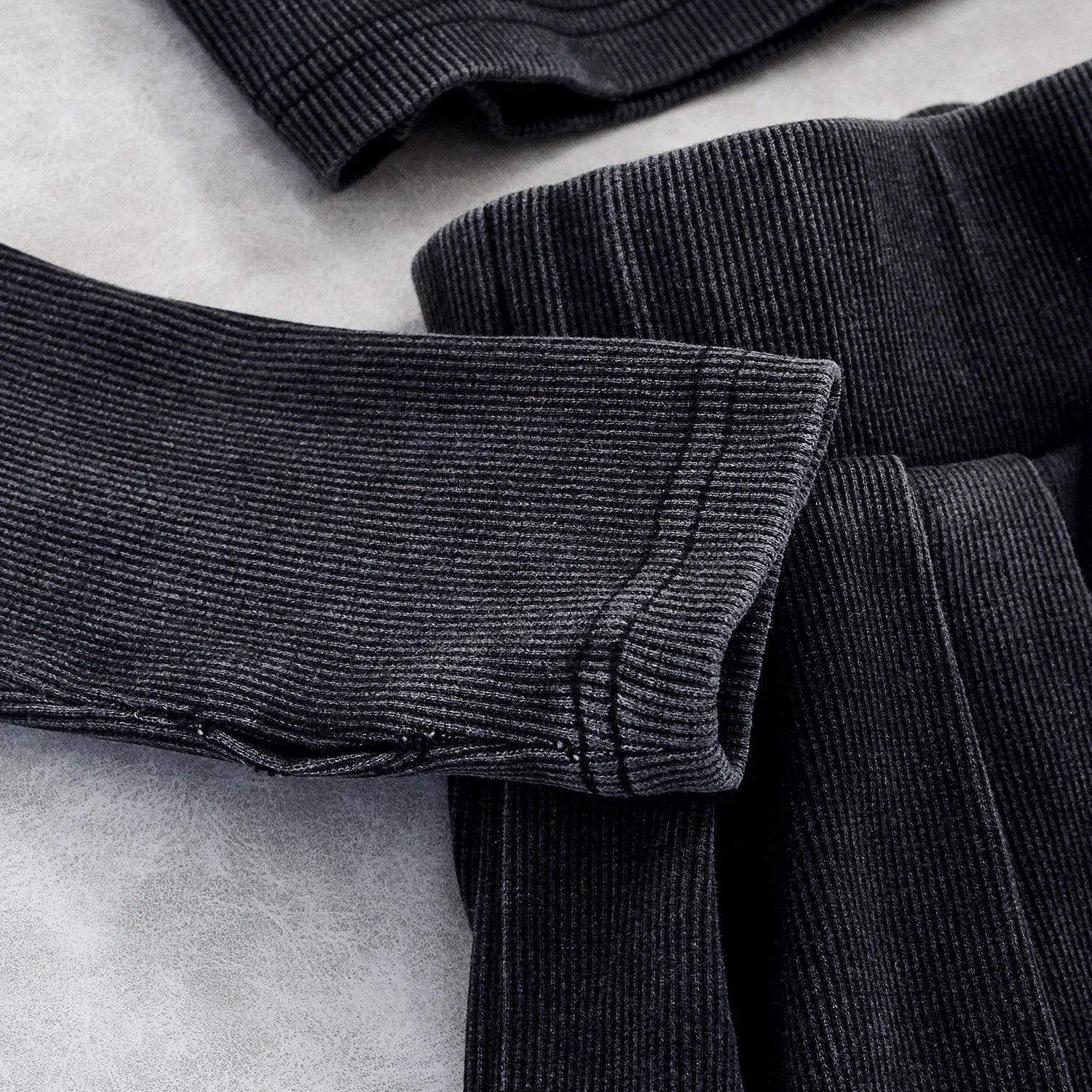 Женский комплект на заказ, плиссированная юбка, трикотаж в рубчик с высоким воротом, короткая куртка на молнии, комплект из двух предметов с вышивкой, высокая талия для женщин