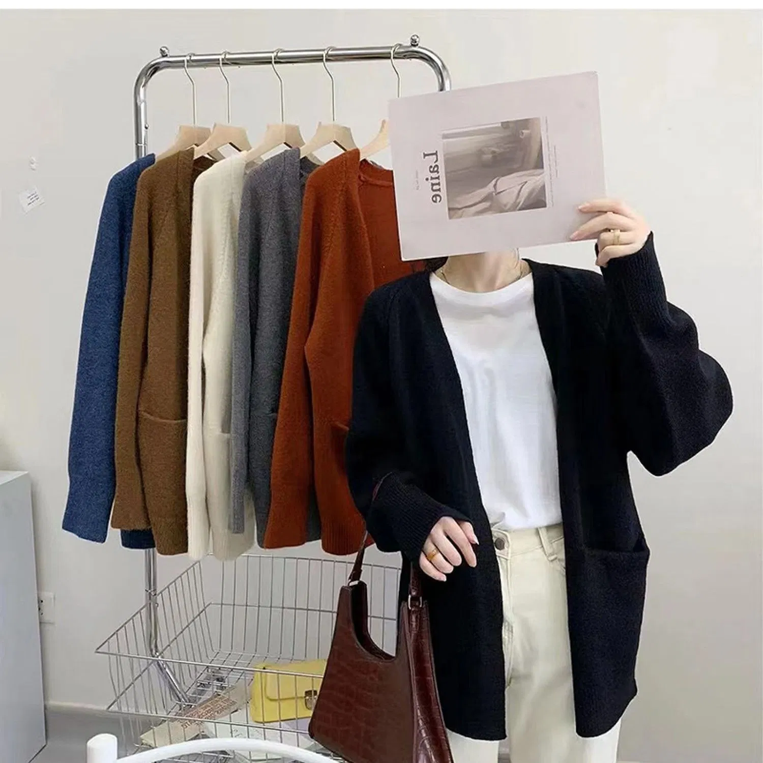 Женский свитер-кардиган миди с V-образным вырезом и пуговицами от Nnr из плотной трикотажной ткани кабельного типа для леди