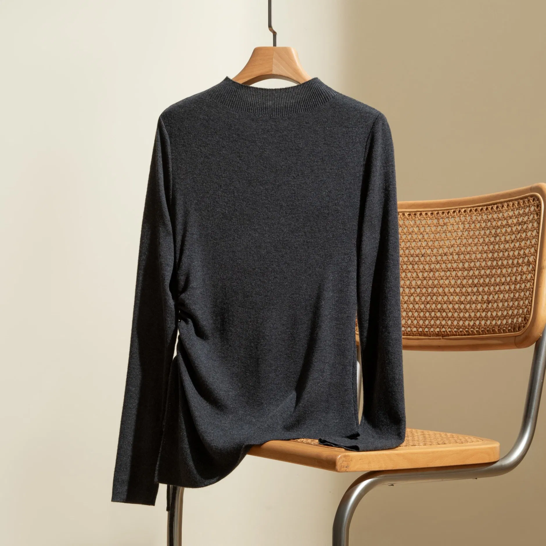 Роскошный женский свитер-пуловер с завязками по бокам из 100% шерсти класса люкс