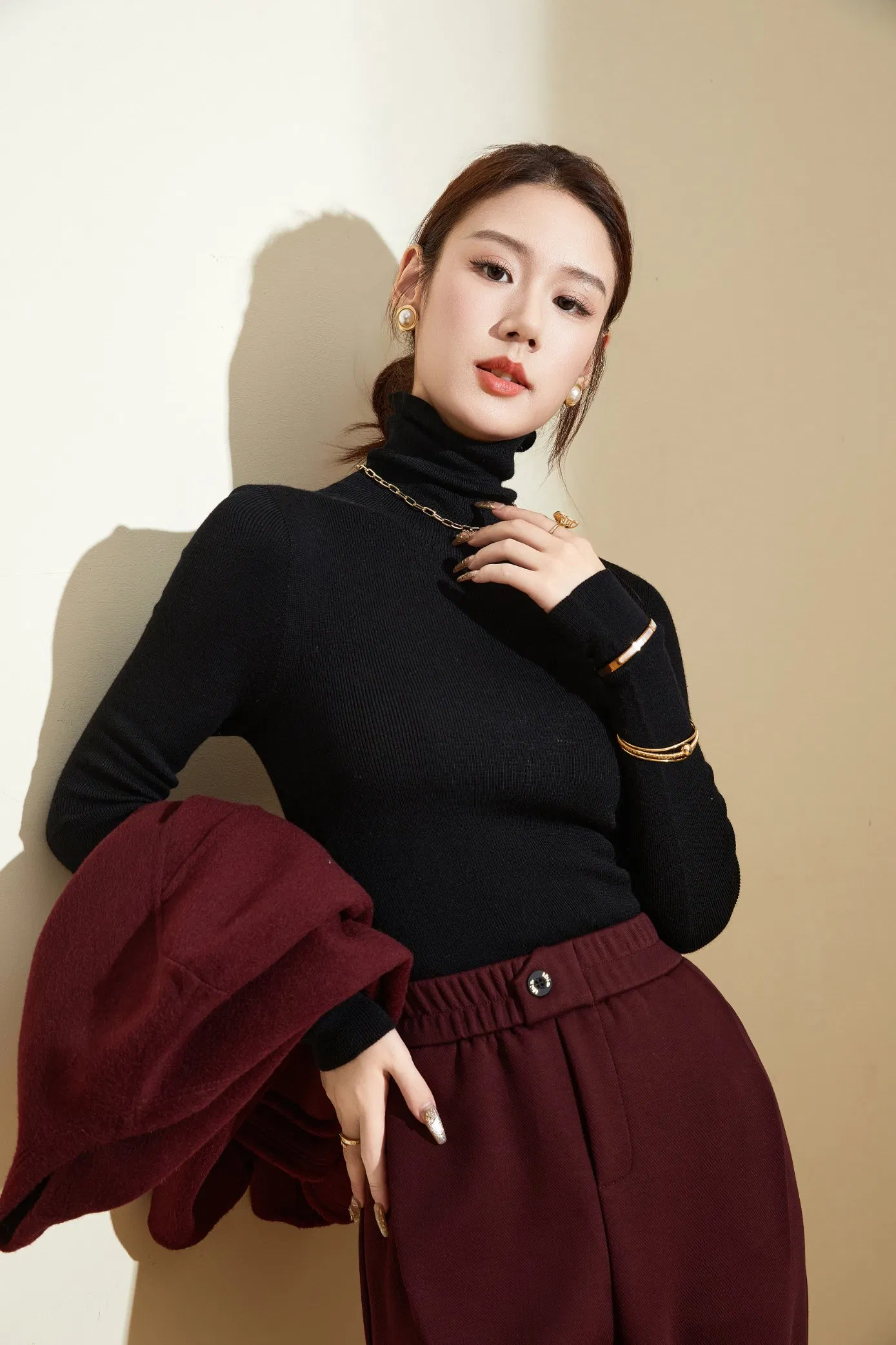 Женский приталенный свитер с высоким воротом из экологически чистой 100% шерсти мериноса&amp;amp;prime;s