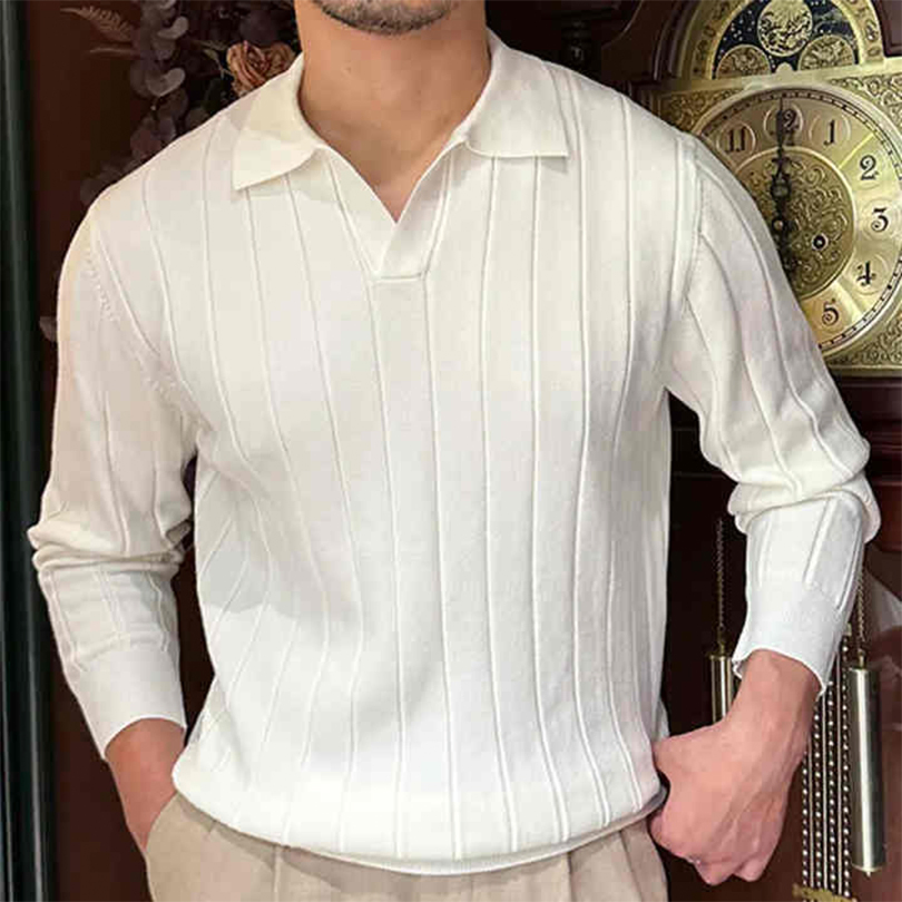 Изготовленные на заказ мужские поло Old Money из плотной вязки с V-образным вырезом и открытым пуловером